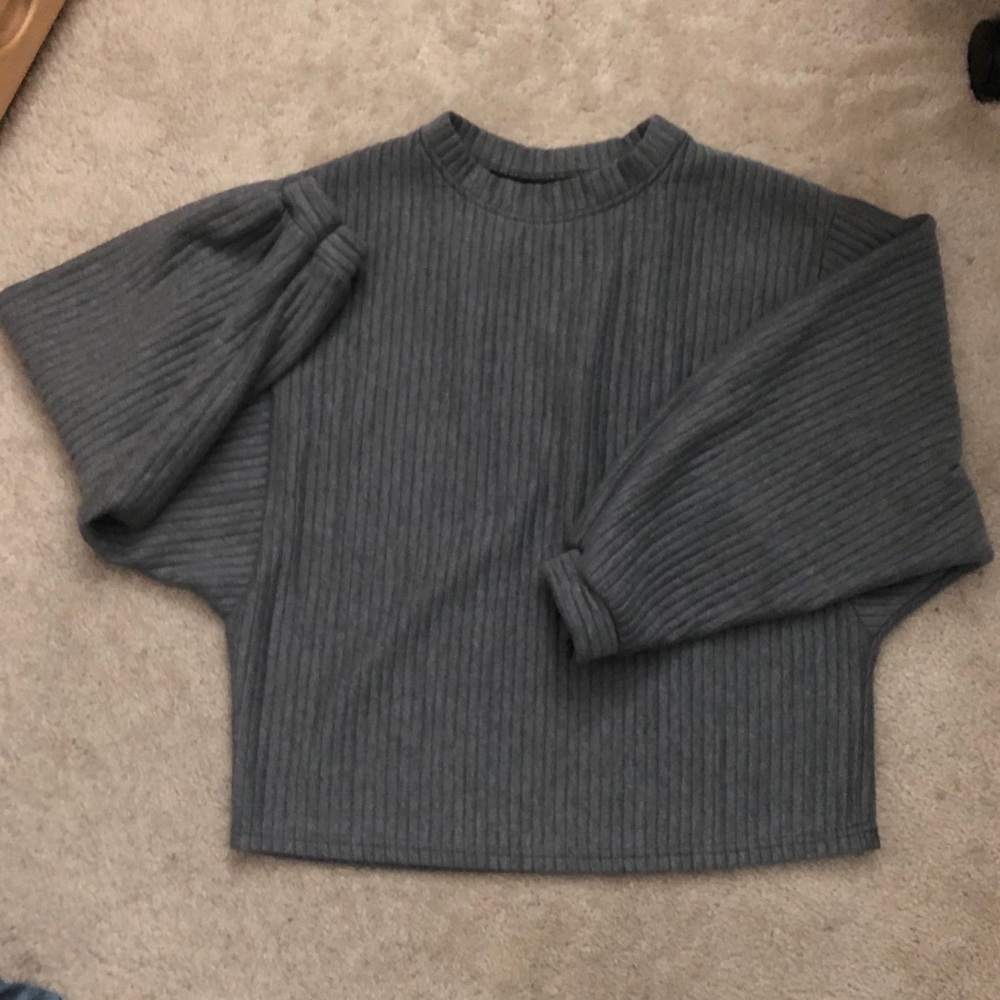 Uniqlo ribbed ballon sleeve mock neck sweater